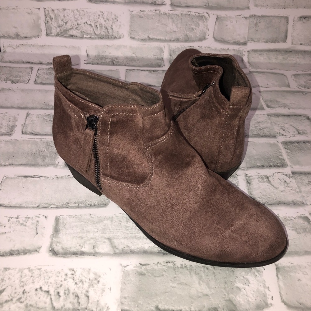 Arizona AZ Garrity Women Booties 11M